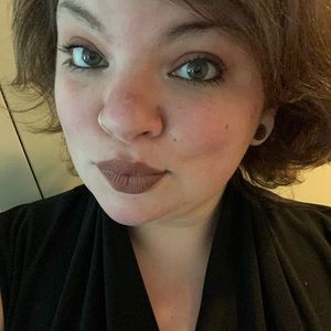 Meet your Posher, Andrea